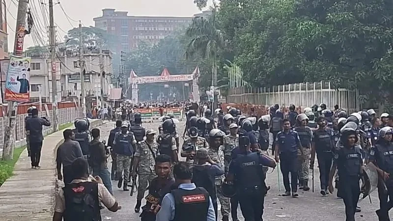 রাজনী‌তি‌তে অশ‌নি সং‌কেত গোপালগঞ্জের ঘটনা, বলছেন বিএনপি ও জামায়াতসহ বিভিন্ন দলের নেতারা